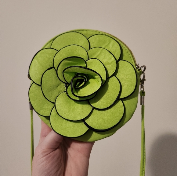 Lime green flower purse w long strap - Picture 1 of 4